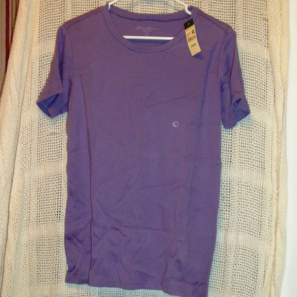 NWT. Eddie Bauer t-shirt. XL. super soft